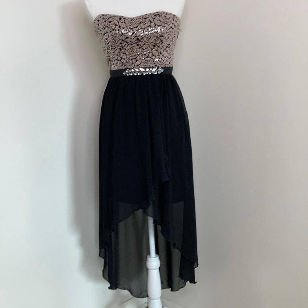 Gorgeous High-Low Strapless Dress with Belt